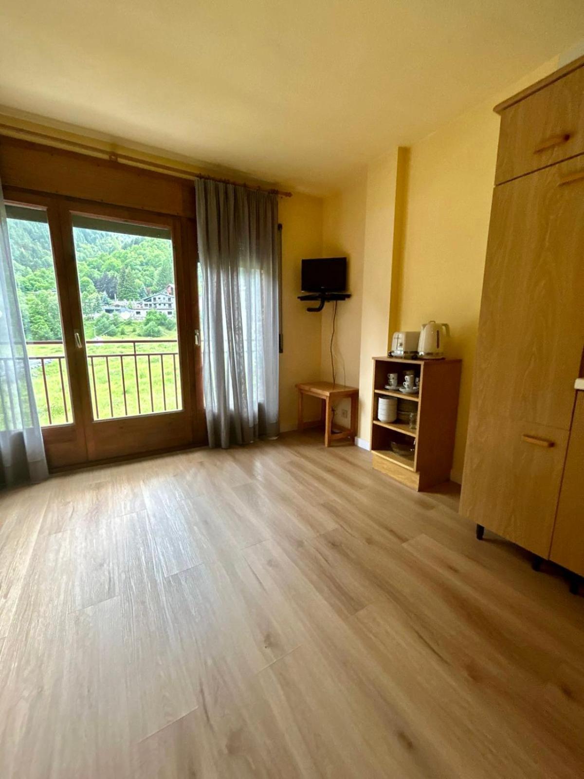 ארינסל Apartamentos Turisticos Poblado מראה חיצוני תמונה