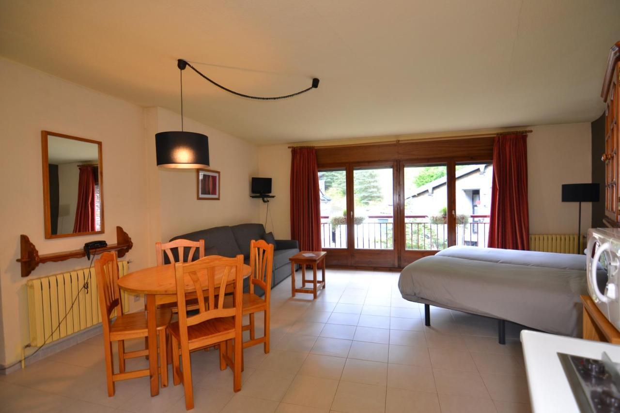 ארינסל Apartamentos Turisticos Poblado מראה חיצוני תמונה